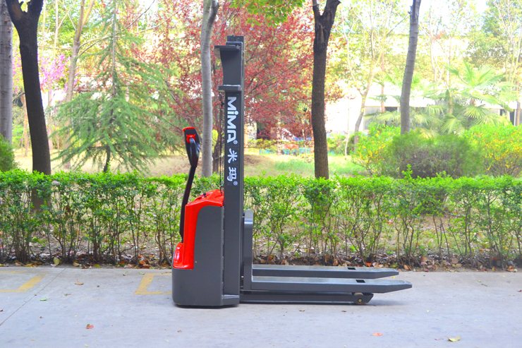 湖南荣洲机械设备有限公司,移动式升降平台价格,湖南升降货梯,塑料托盘批发,固定式升降平台,曲臂式升降平台,汽车尾板,全电动叉车 湖南荣洲机械设备有限公司,移动式升降平台价格,湖南升降货梯,塑料托盘批发,固定式升降平台,曲臂式升降平台,汽车尾板,全电动叉车